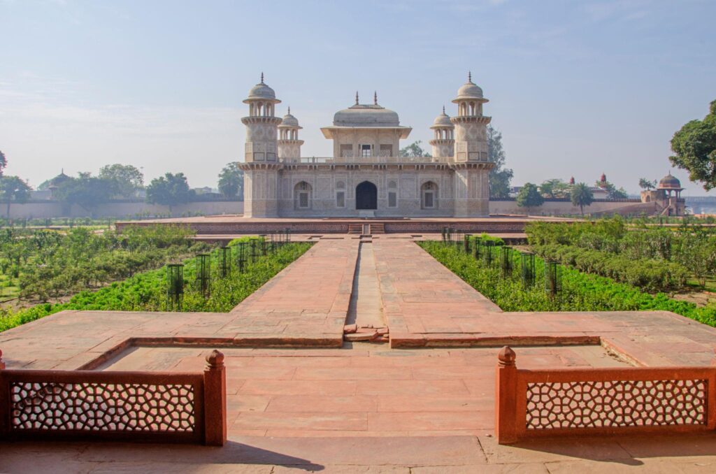 Itmad-ud-Daulah was built between 1622 and 1628 by Empress Nur Jahan in memory of her father, Mirza Ghiyas Beg, who was given the title “Itmad-ud-Daulah,” meaning “Pillar of the State.”
