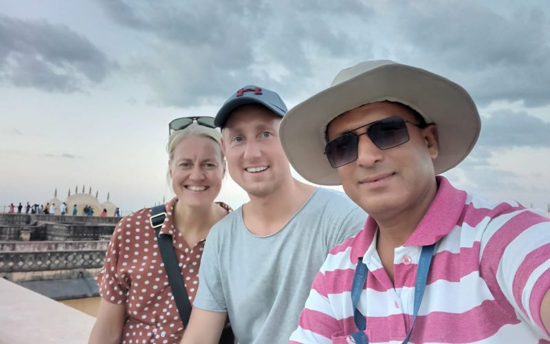 69031bc655416-jaipur-tour-guide