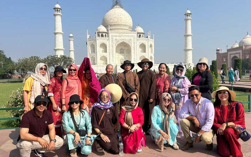 690af19b005d5-private-tourist-guide-for-taj-mahal